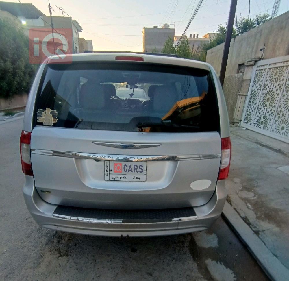 Chrysler Town and Country